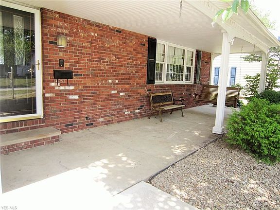 2nd image of 426 University Ave