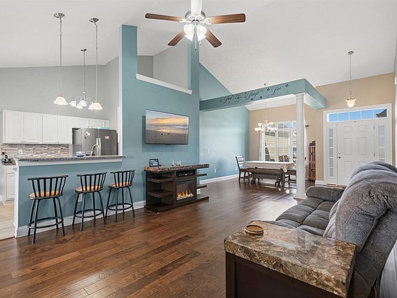 5th image of 215 Turning Pines Loop