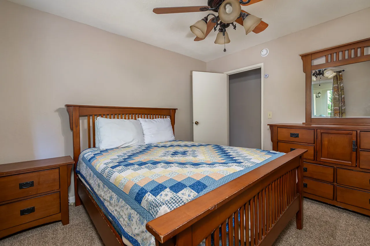 3 bed, 1884 sqft, $2,100 — Photo 4