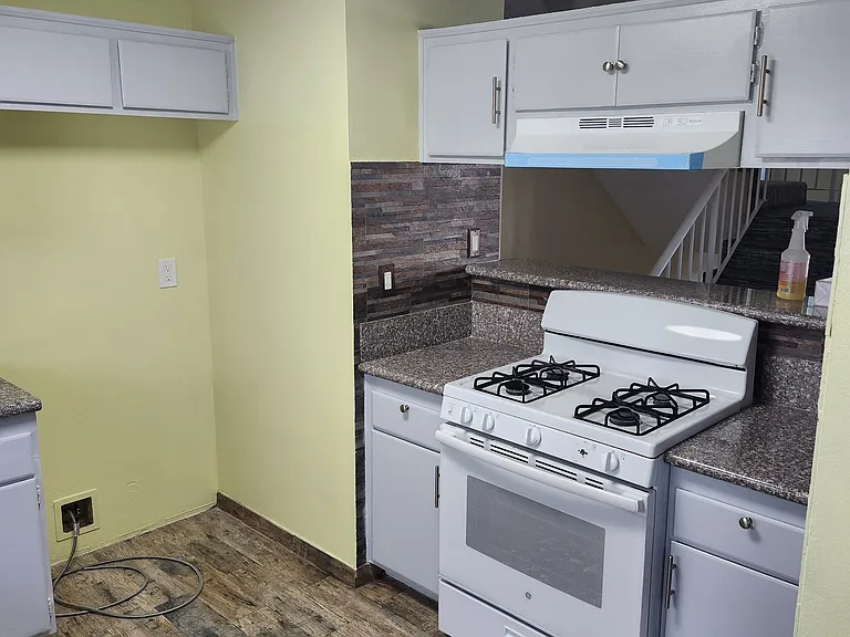 11150 Glenoaks Blvd #238 — Photo 7