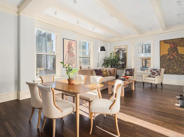 563 Park Avenue image 1 of 10