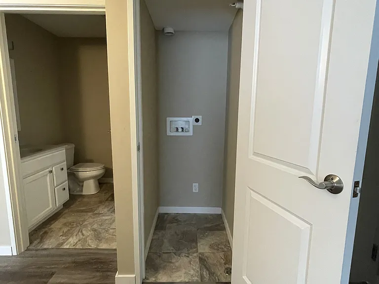 511 Cavalier Dr — Photo 27