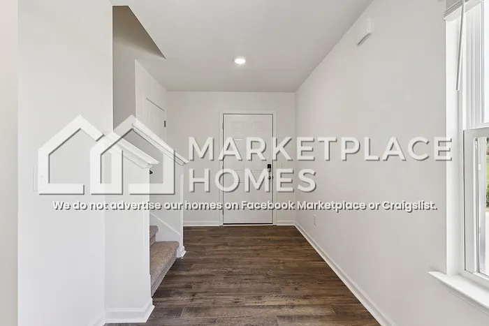 702 Newtons Way — Photo 3