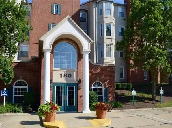 180 Fox Hollow Dr APT 207, Mayfield Heights, OH 44124