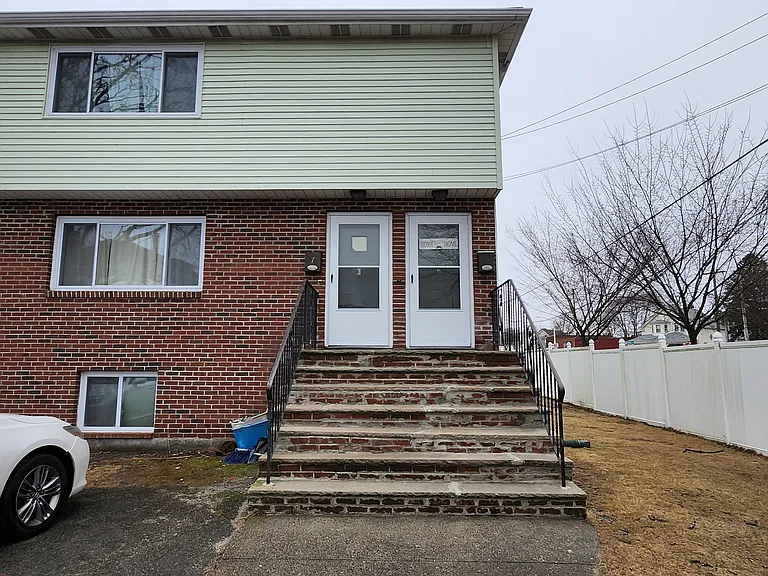 5 Hawthorne St — Photo 3