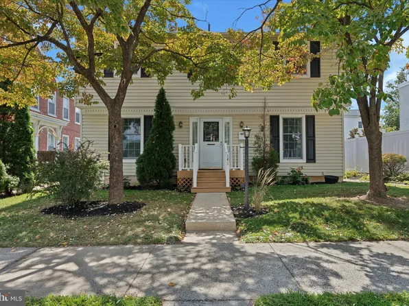 142 Washington Ave, Phoenixville, PA 19460
