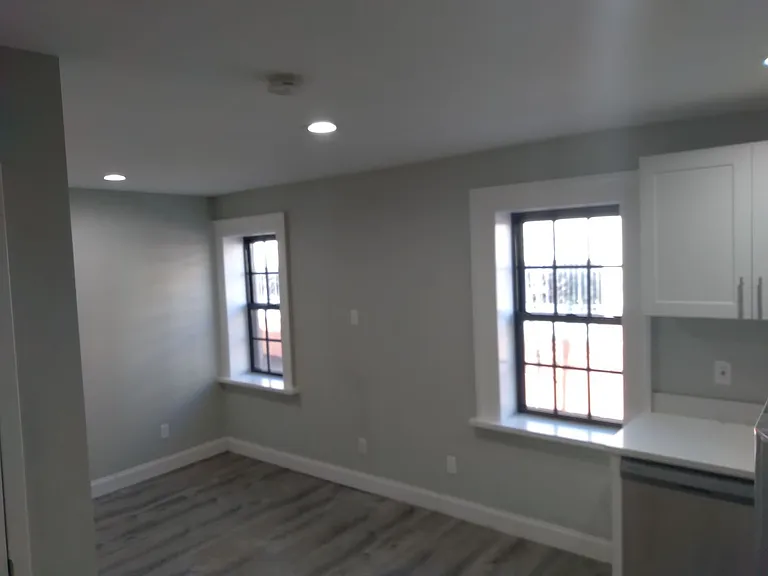 140 Hamilton St — Photo 16