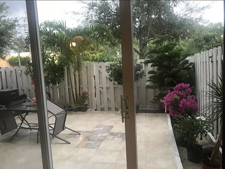 12973 SW 132nd Ter — Photo 6