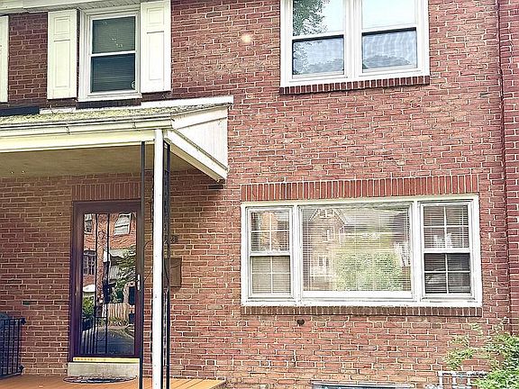 2nd image of 323 Linden Ln