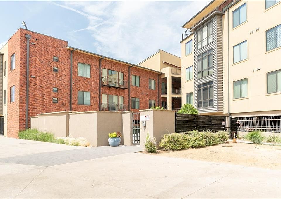 1st image of 401 E Boyd St Suite 213