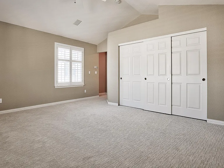 8300 Fairmount Dr — Photo 33
