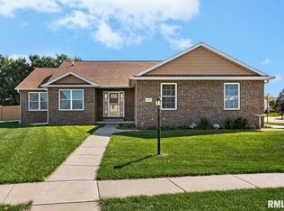 300 N Sycamore Trl, Chillicothe, IL 61523