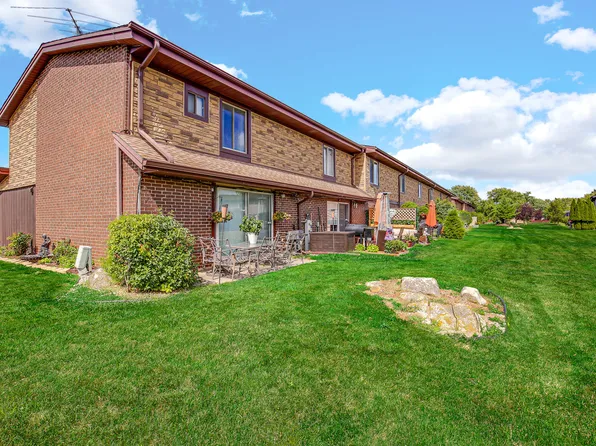 37 Cour Versaille, Palos Hills, IL 60465