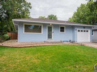 1921 SW Crest Dr, Topeka, KS 66604