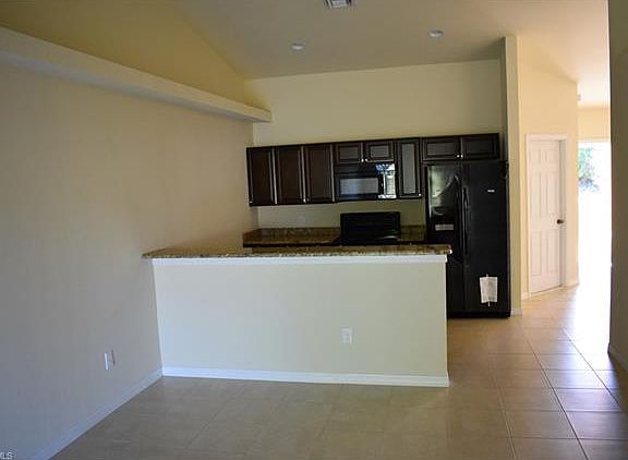 3rd image of 514 SE 6th Pl #516