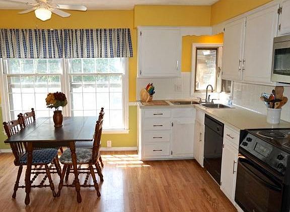 2nd image of 3301 E 105th Ter
