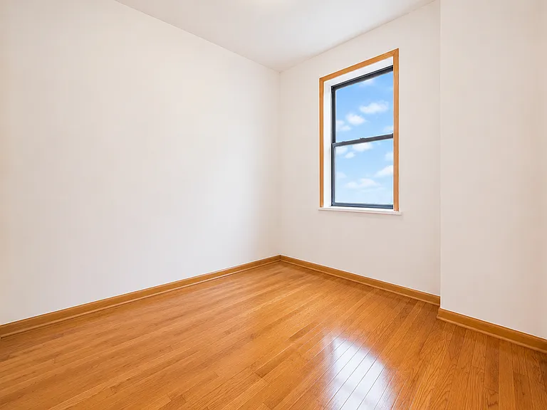 3213 S Green St #2 — Photo 4