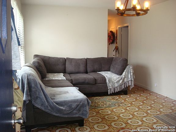 3rd image of 154 Banbridge Ave