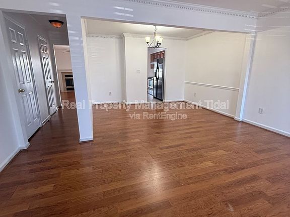 4th image of 713 Westminster Ln