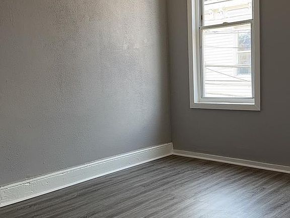 5th image of 2863 N Leithgow St