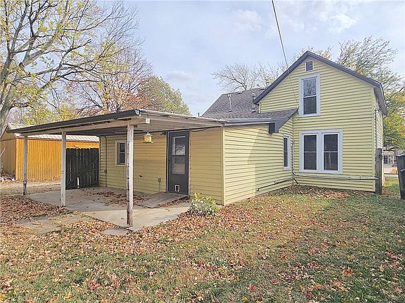 4th image of 327 E 2nd Ave