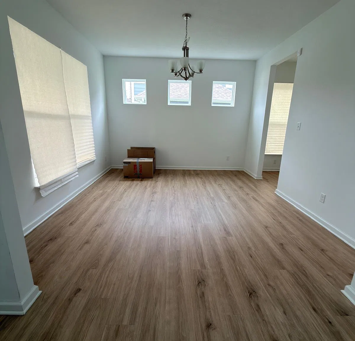 5 bed, 3500 sqft, $2,800 — Photo 3
