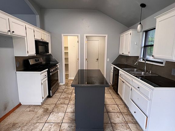 5th image of 2601 NW 164th Ter