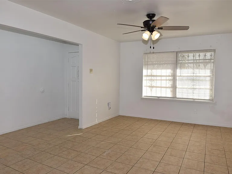 6414 Grape St — Photo 9
