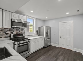 3904 W Montrose Ave UNIT 2, Chicago, IL 60618