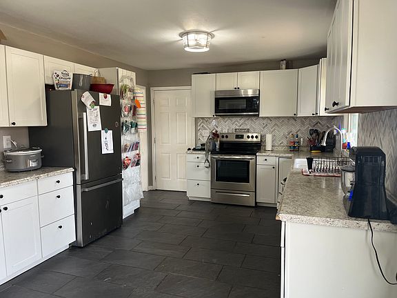 4th image of 3015 Belair Dr