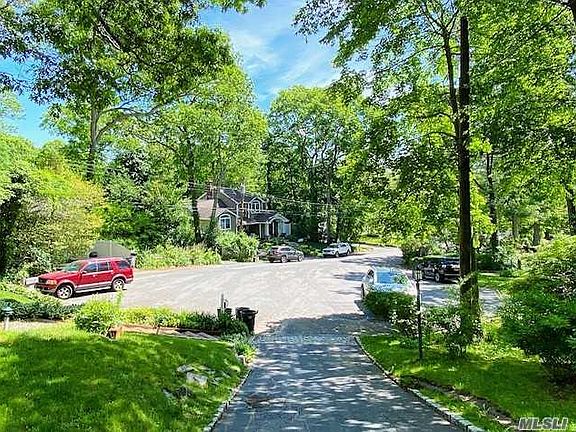 3rd image of 18 W Lyons St