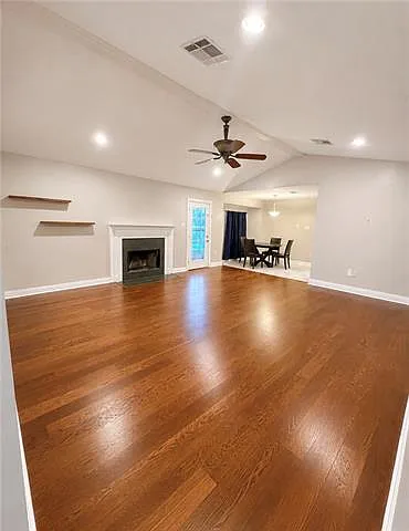 3101 Fable St — Photo 4