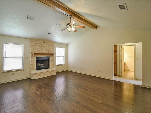 3rd image of 1305 Spanish Moss Dr
