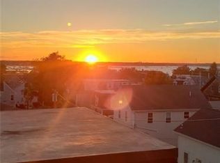 7 Bacheller St, Newport, RI 02840