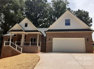 502 6th Ave NE, Conover, NC 28613