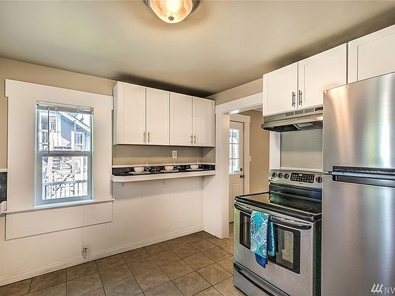 5th image of 3518 Lombard Ave