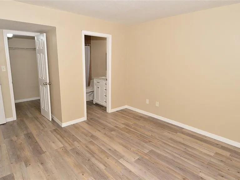 8764 Mallard Reserve Dr #101 — Photo 29