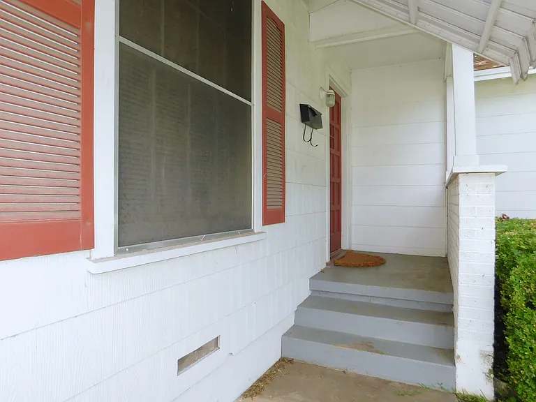 806 Cordell St — Photo 3