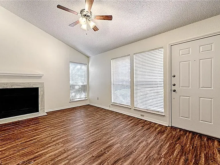 1473 Meadowood Village Dr — Photo 8