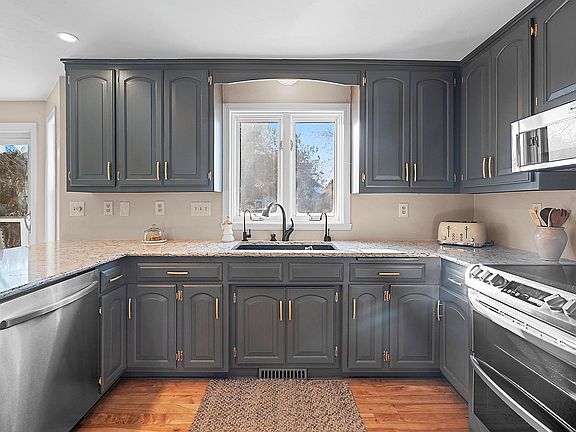 3rd image of 1764 O'Hearn Ln