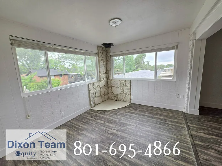 2327 Chateau Dr #1 — Photo 6