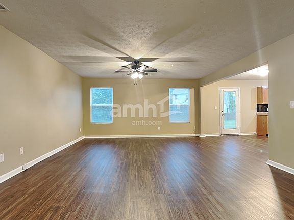 5th image of 4382 Round Lake Bnd