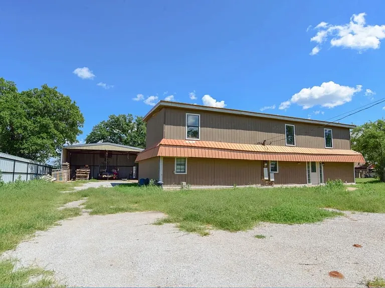 9142 County Road 197 — Photo 9