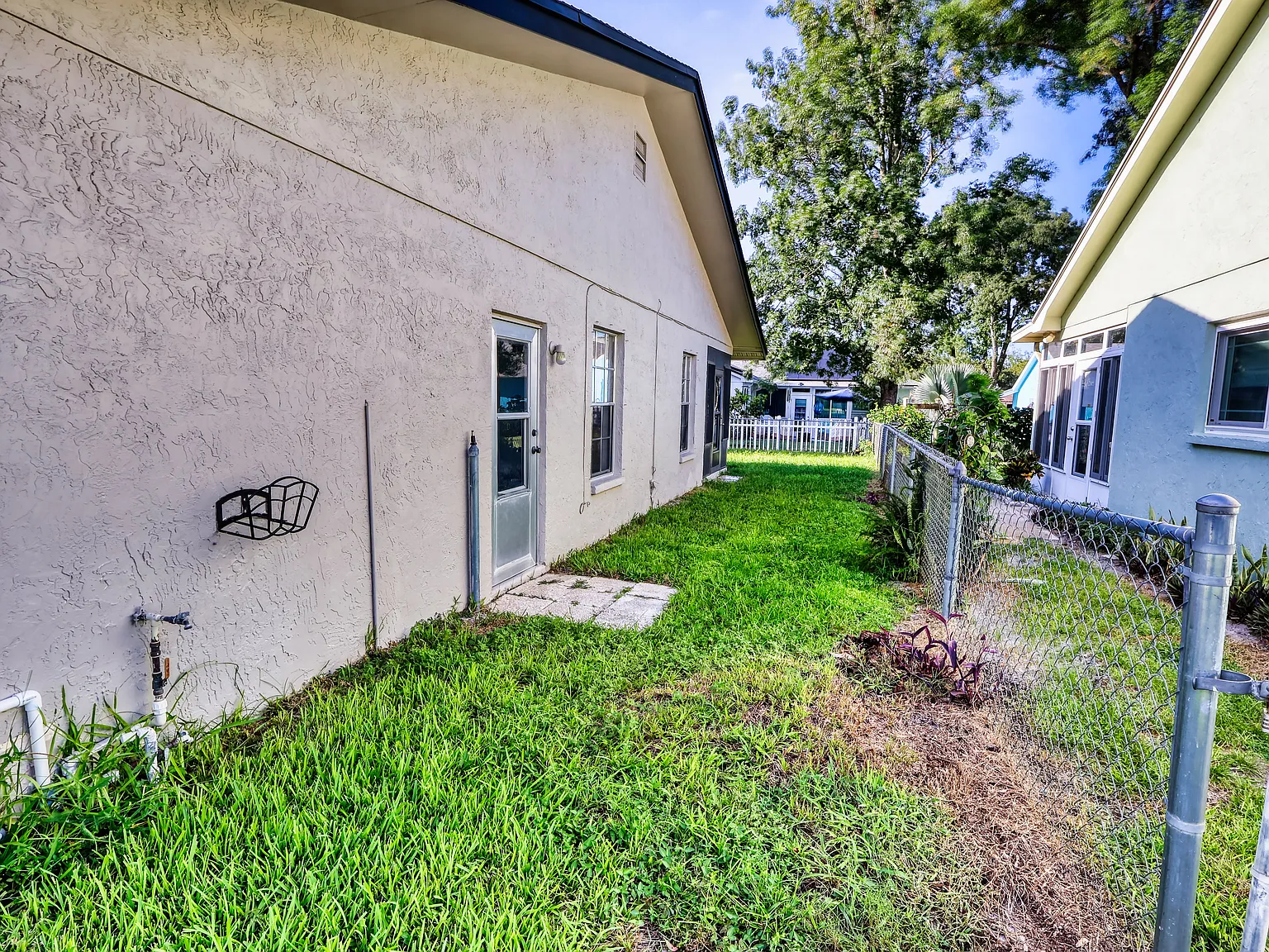 3 bed, 1689 sqft, $1,975 — Photo 3