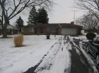 925 Meadowview Ln, Northwood, OH 43619