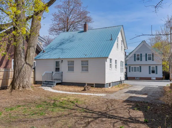 26 Vernon Street, Auburn, ME 04210