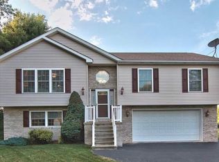 42 Buena Vista Dr, Moscow, PA 18444