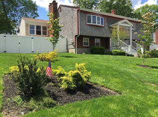 9 Monterey Dr, Bristol, RI 02809