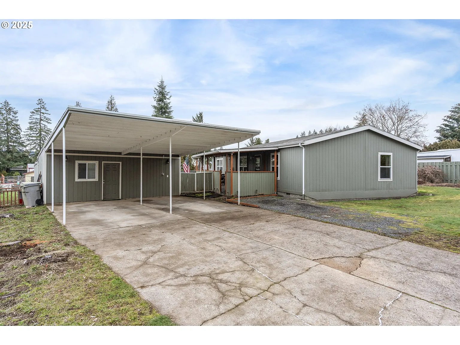 9347 SW Link St photo 1