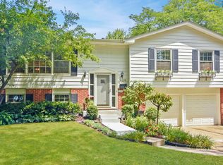 4458 Hoover St, Rolling Meadows, IL 60008